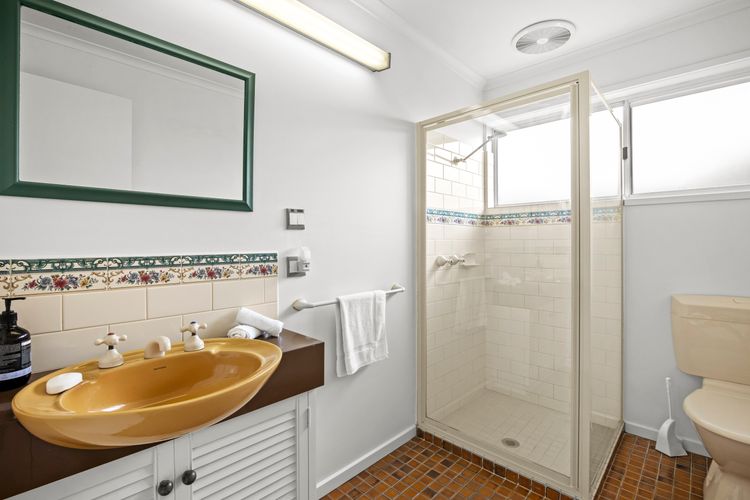 Price Central Torquay 32