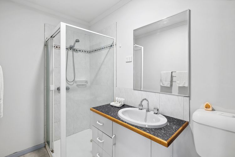 New Street Beach House | Pet-Friendly 350m to Beach