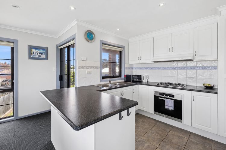 New Street Beach House | Pet-Friendly 350m to Beach