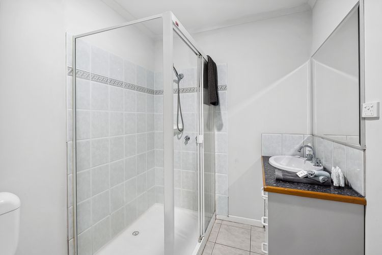 New Street Beach House | Pet-Friendly 350m to Beach