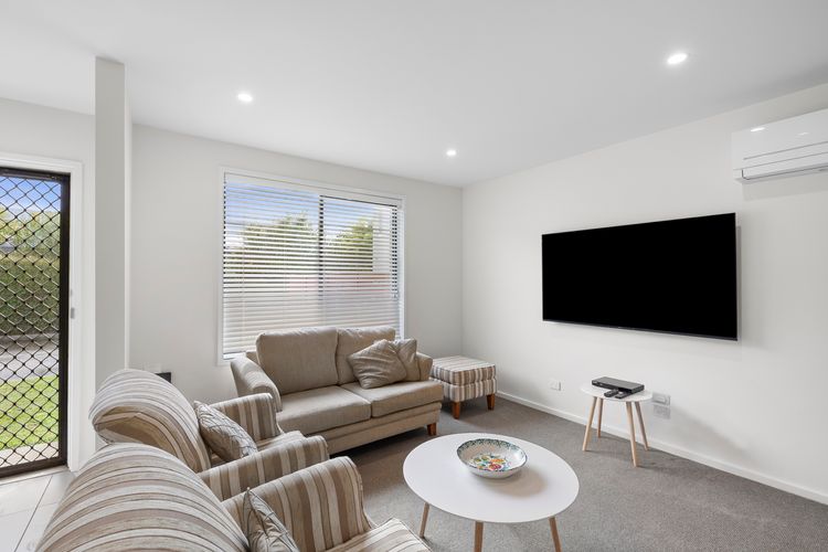 Cosy Esplanade Unit 8 | Steps to Beach & Cafes