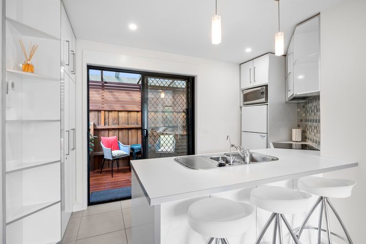 Cosy Esplanade Unit 8 | Steps to Beach & Cafes