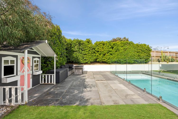 Beach Road Pool Escape