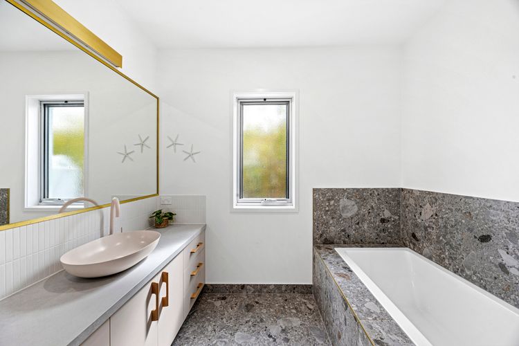 Beach Road Pool Escape