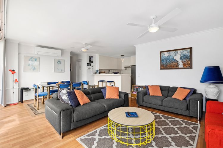 Esplanade Absolute Beach Frontage 12-20