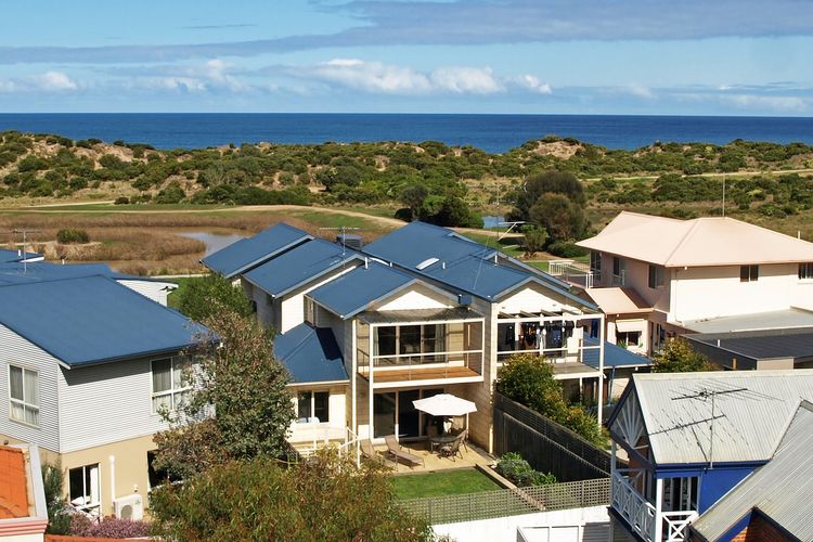 Esplanade Frontage 219a | Sea Views Steps to the beach