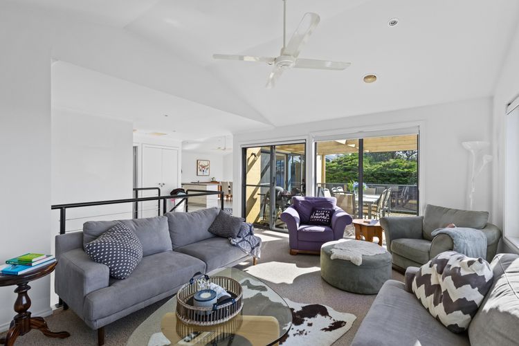 Beach Road Retreat | Pet Friendly Walk to Beach