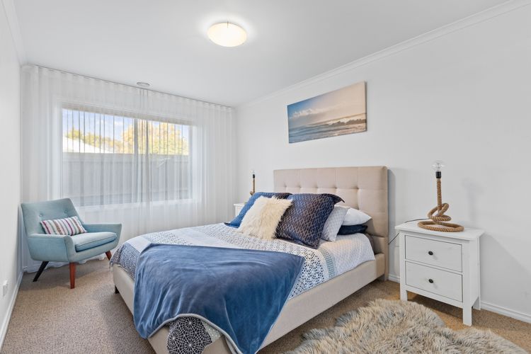 Beach Road Retreat | Pet Friendly Walk to Beach