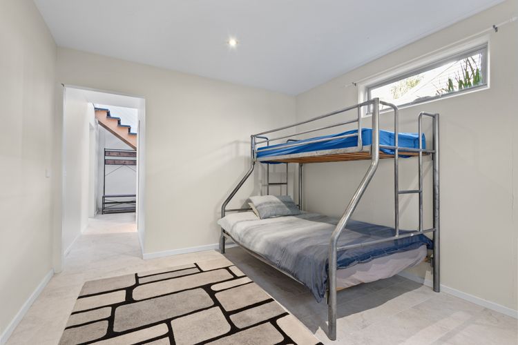 Sunset Surf Retreats | 500m to Beach Pet Friendly with Spa