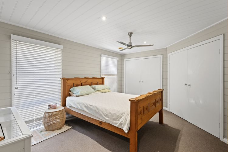 Sunset Surf Retreats | 500m to Beach Pet Friendly with Spa