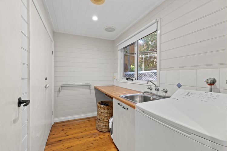 Sunset Surf Retreats | 500m to Beach Pet Friendly with Spa