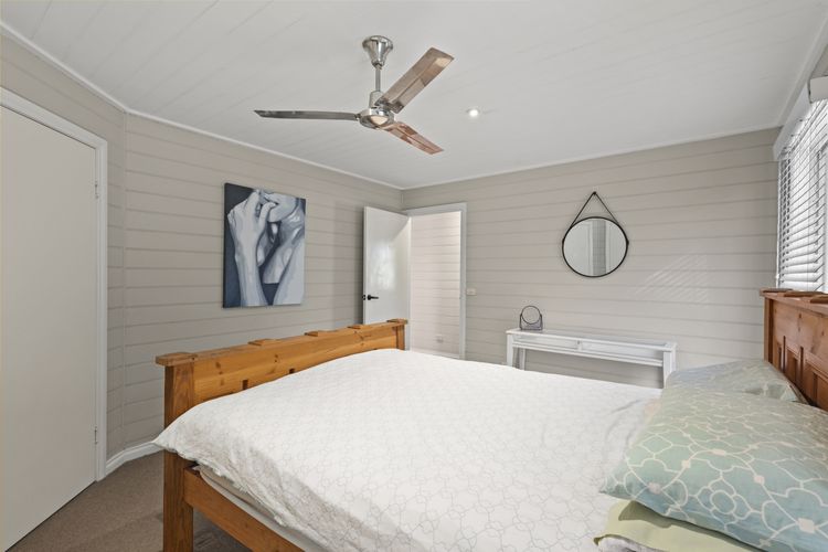 Sunset Surf Retreats | 500m to Beach Pet Friendly with Spa