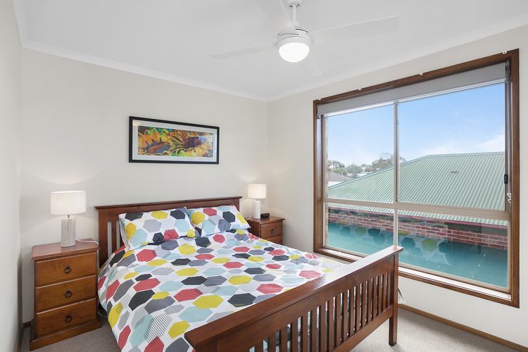 Family Coastal Comfort | 14 guests Walk to Beach