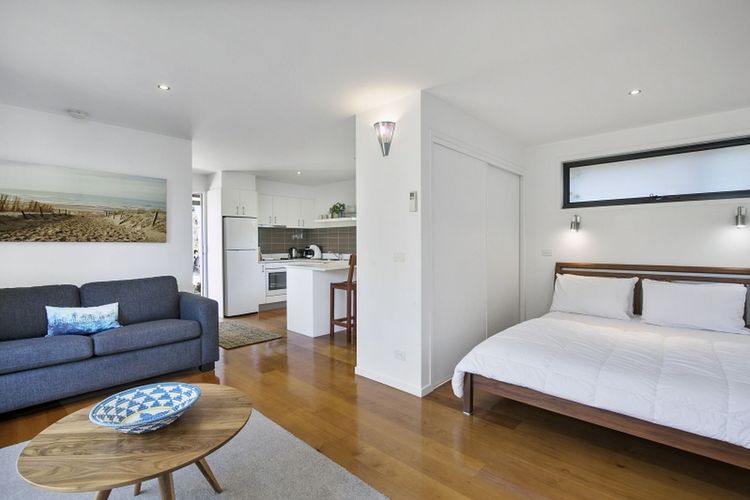 Pride Street Luxury 28