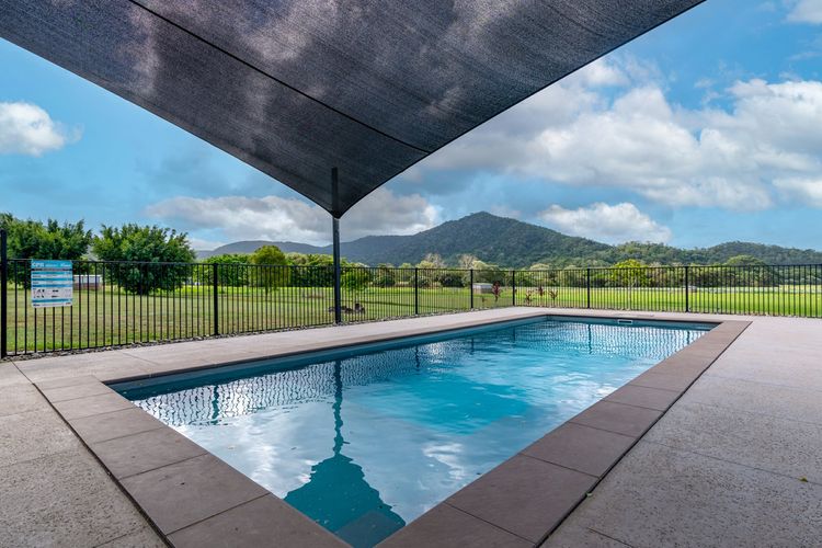 Port Douglas Valley Magic