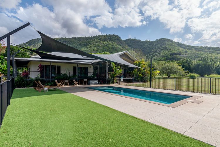 Port Douglas Valley Magic