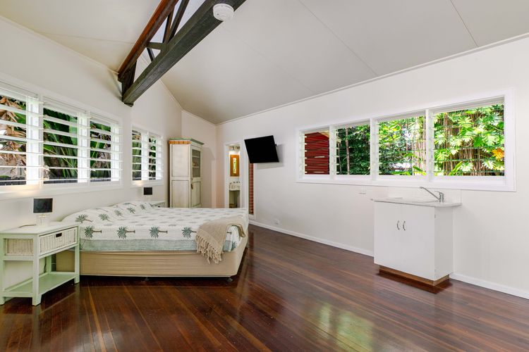 Mistral Tropical Beach House