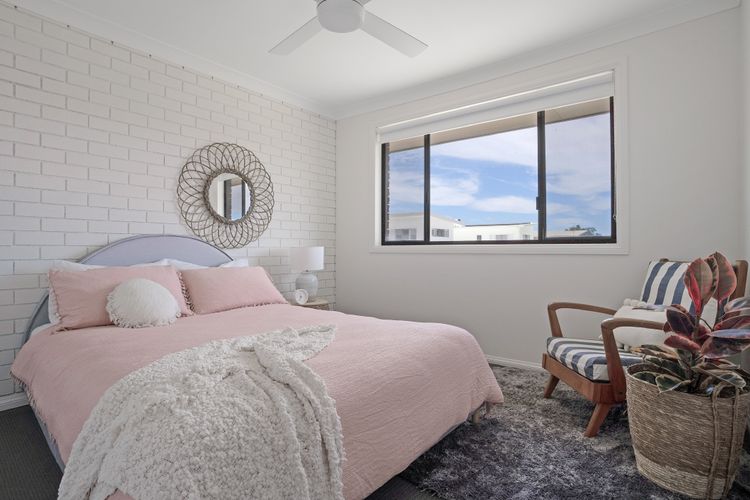 Seamist – 4/6 Flame Street