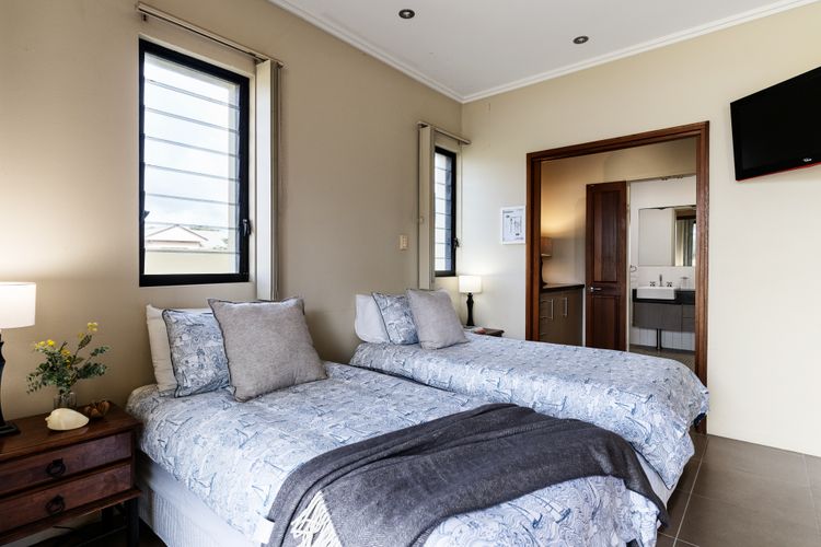 Villa Sangiovese – Unit One – 1/2 Heath Street