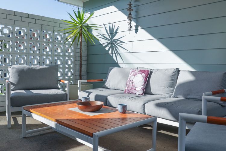 Bungalow Blue – 8 Illawong Lane