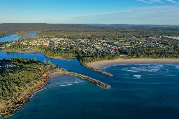Bungalow Blue – 8 Illawong Lane
