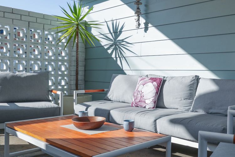 Bungalow Blue – 8 Illawong Lane