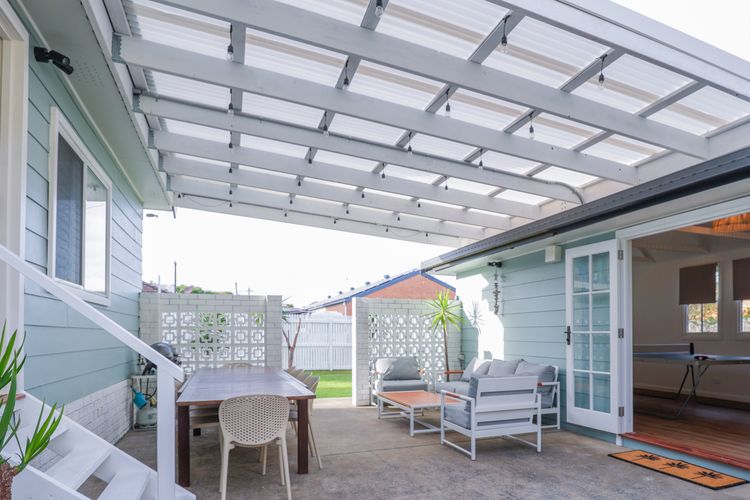 Bungalow Blue – 8 Illawong Lane