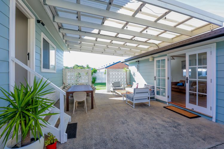 Bungalow Blue – 8 Illawong Lane