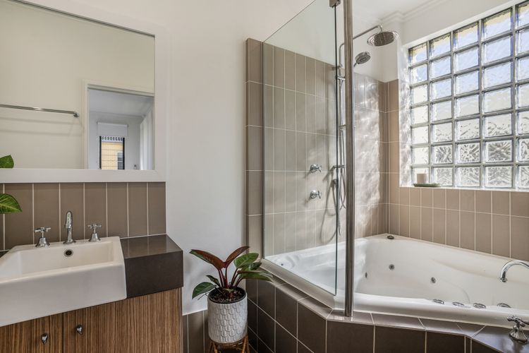 Villa Sangiovese – Unit Two – 2/2 Heath Street