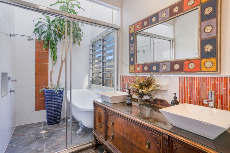 Cedar Street Bungalow – 29 Cedar Street