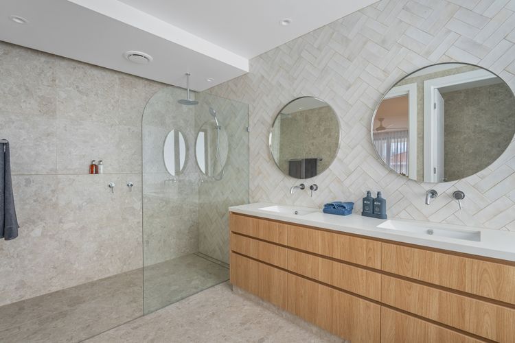 Mooncoin on Yarran – 2/12 Yarran Street
