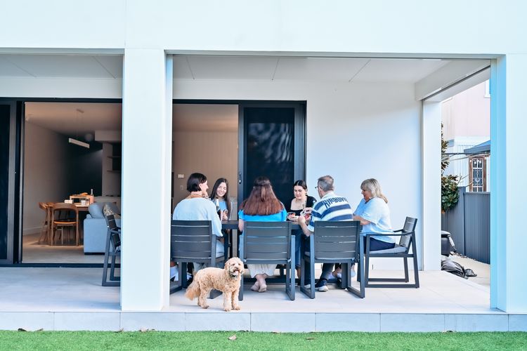 Mooncoin on Yarran – 2/12 Yarran Street