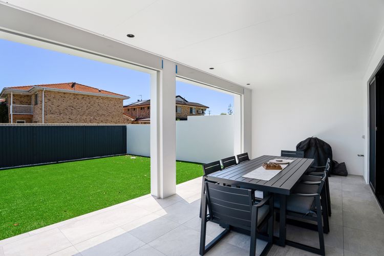 Mooncoin on Yarran – 2/12 Yarran Street
