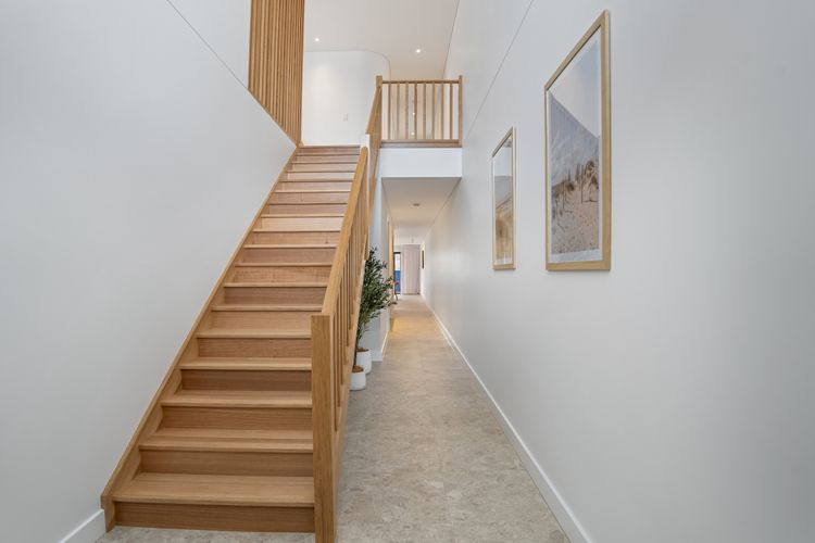 Mooncoin on Yarran – 2/12 Yarran Street