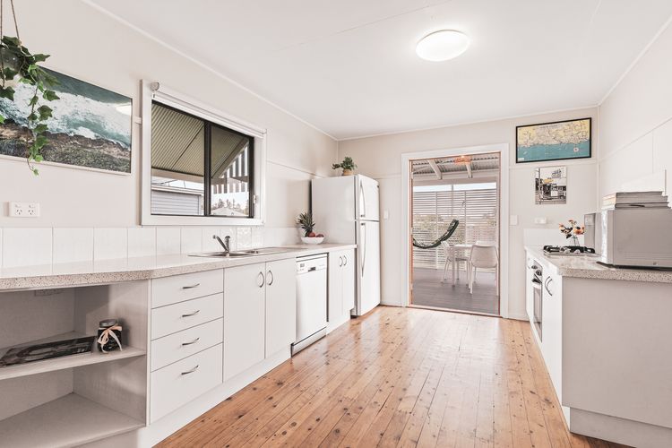Rosena – The Classic Beach House – 5 Cashmore Street