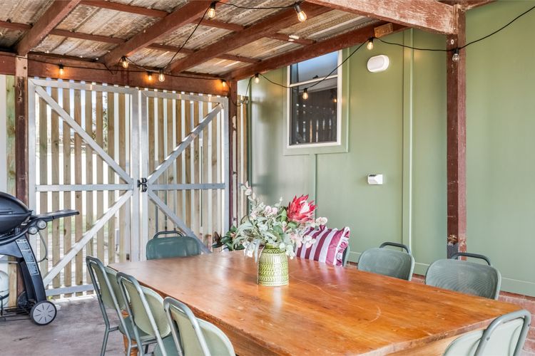 Seashells – 47 Park Street
