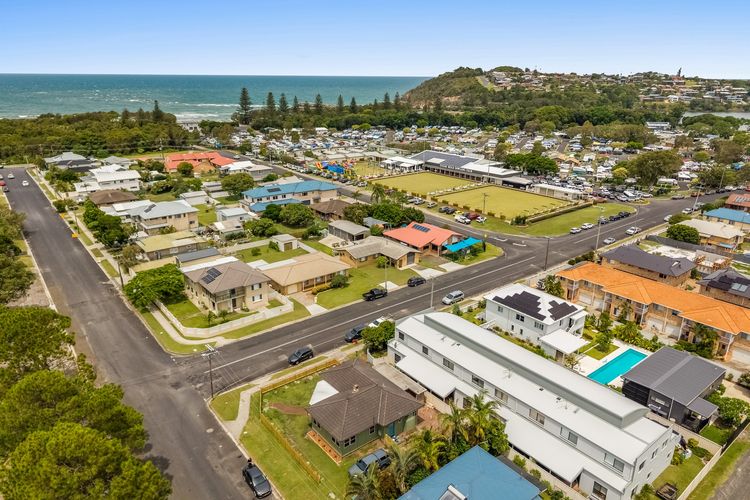 Seashells – 47 Park Street