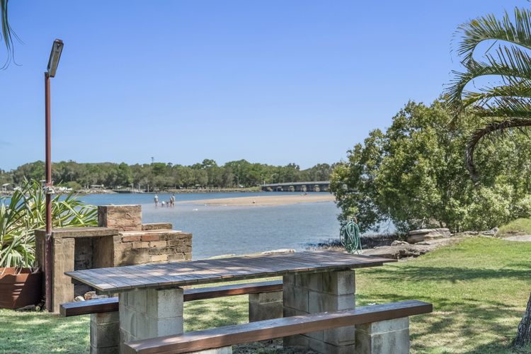 SunnySide Down – 2/3 McDonald Place