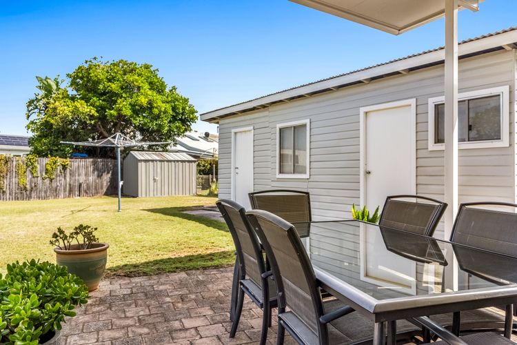 Salt on Cedar – 17 Cedar Street