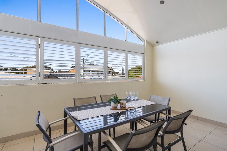 Malibu Apartment 1 – 1/5 Oak Street