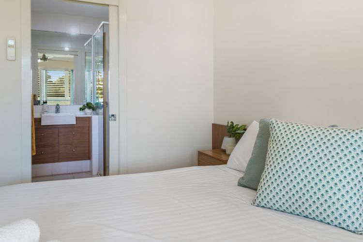 Malibu Apartments Unit 1 – 5 Oak Street