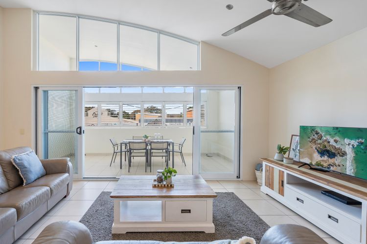 Malibu Apartments Unit 2 – 5 Oak Street