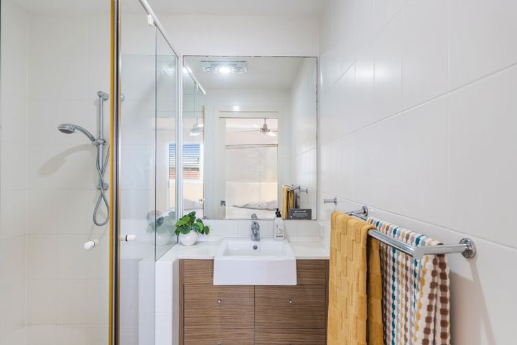 Malibu Apartments Unit 2 – 5 Oak Street