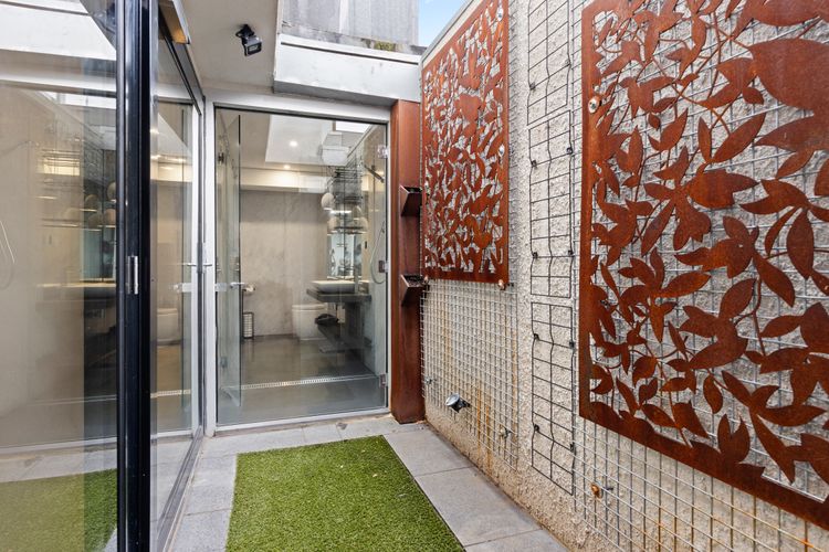 Corten Haus South Urban Retreat