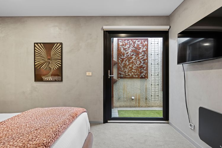 Corten Haus South Urban Retreat