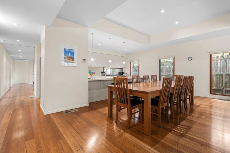 9 Doors From Front Beach