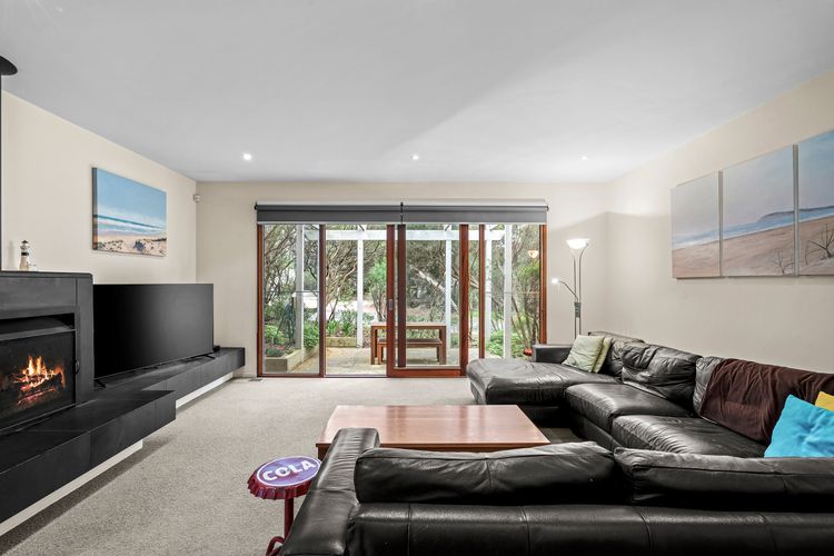 9 Doors From Front Beach