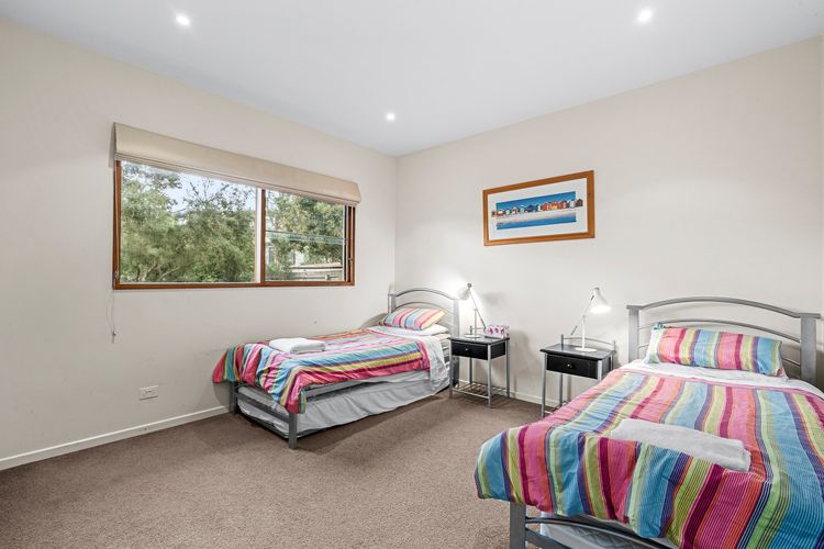 9 Doors From Front Beach