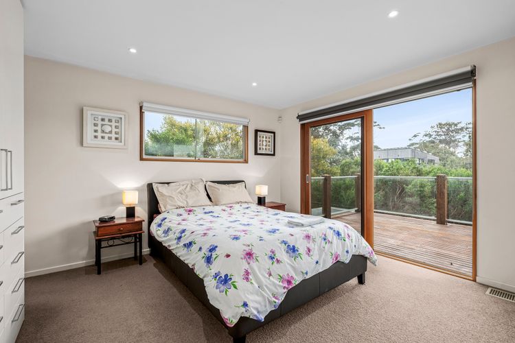 9 Doors From Front Beach