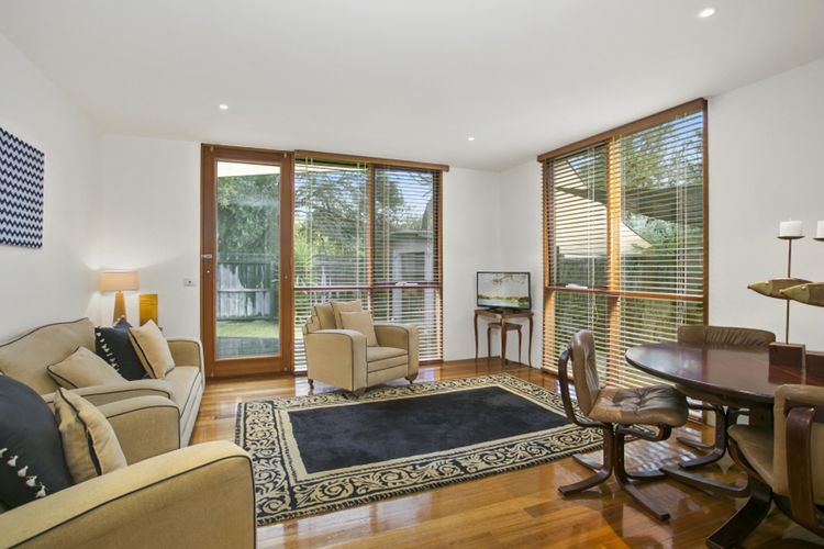 Waves at Back Beach 1